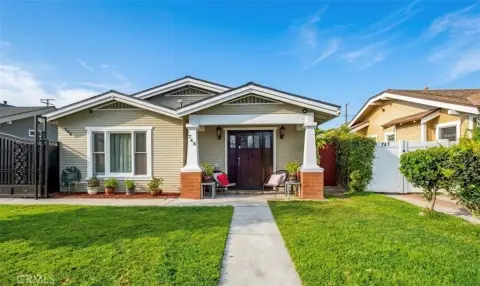 Charming Duplex in Rose Park