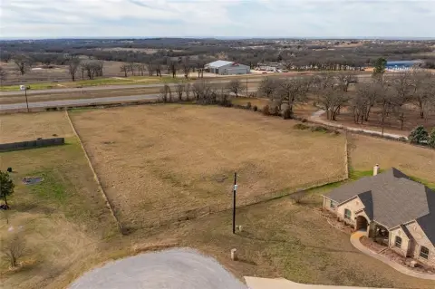 Spacious Land in Weatherford, Texas