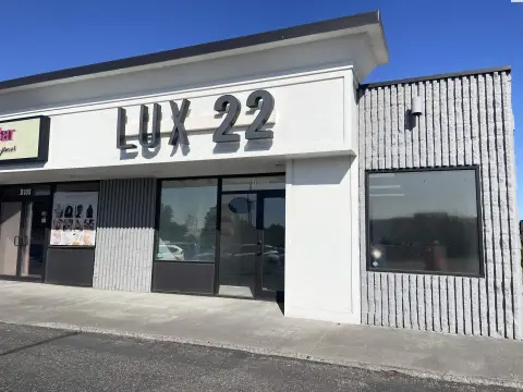 Retail Suite with Back Rooms