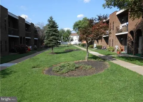 Philadelphia Duplex Condo For Sale