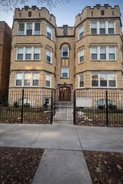 Chicago Multifamily Property for Sale