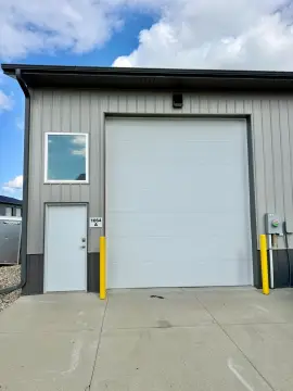 End-Unit Flex Space with Loft