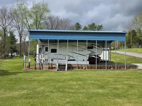 Ivanhoe Land with Camper Shelter