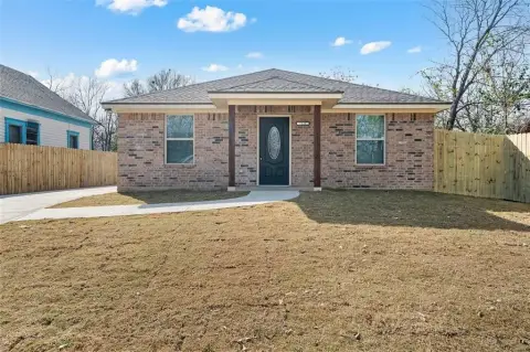 New Brick Duplex in Waco