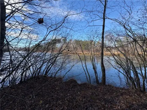 Lakefront Land in Fiddler's Cove