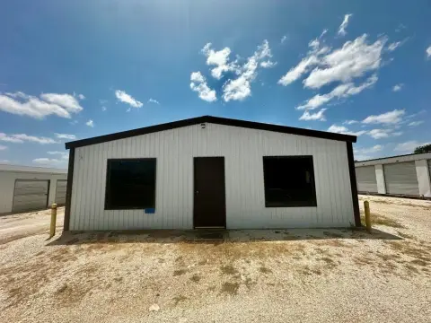 Flex Office with Connected Storage