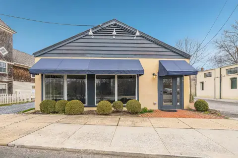 Storefront Property with Salon Buildout