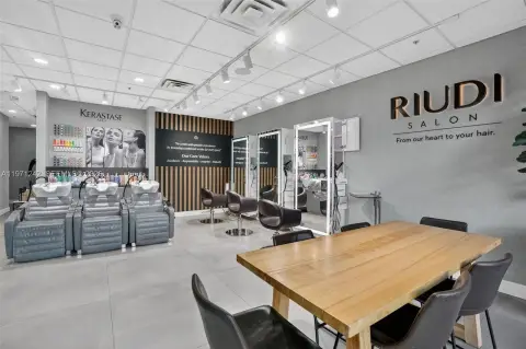 Turnkey Beauty Salon in Hialeah