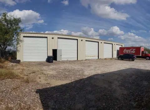 Spacious Warehouse in Eagle Pass