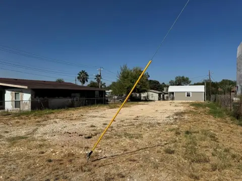 Commercial Lot in Eagle Pass