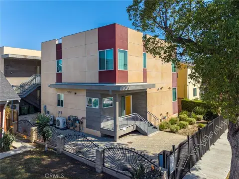 3-Unit Triplex