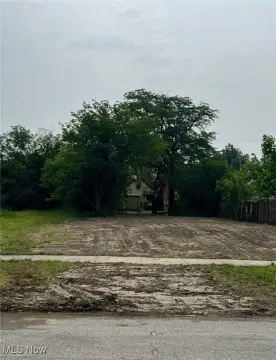 Buildable Lot in Mount Pleasant