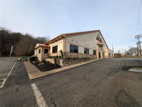 Restaurant with Bar