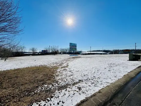 Build-to-Suit Commercial Land Tract