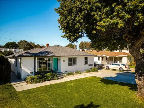 Long Beach Triplex with ADUs