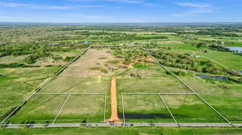 Expansive Land Near Lake Texoma