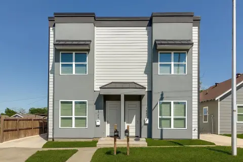 2022 Duplex with Fenced Backyard