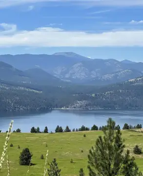 Land Overlooking Columbia River