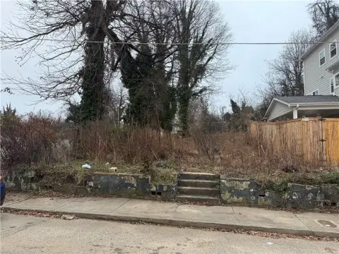 Vacant Lot in Evolving Area