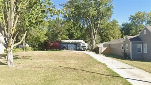 Blue Springs Land with Garage