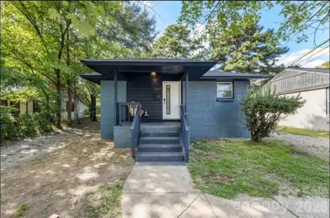 Remodeled Duplex Near NoDa