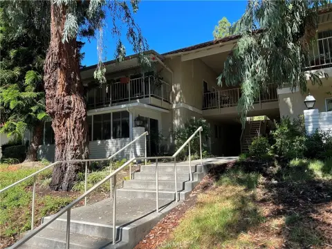 Remodeled Ground-Floor Senior Condo