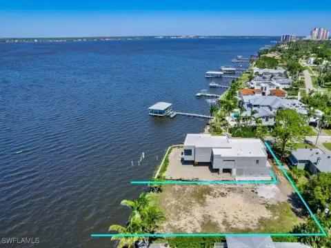Riverfront Lot in Fort Myers