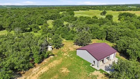 Secluded Agricultural Land with Shop
