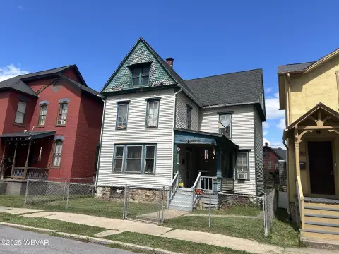 Williamsport Duplex with Fenced Yard