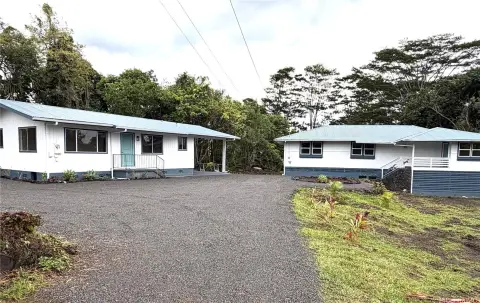 Renovated Hilo Homes on Acreage