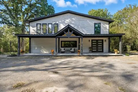 Athens Estate on Wooded Acreage
