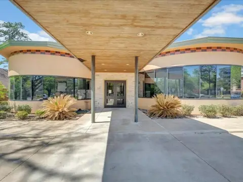 Standalone Medical Office Building