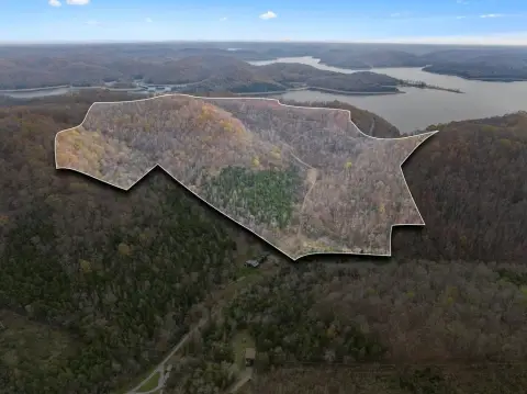 Unrestricted Land Near Center Hill