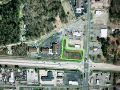 Commercial Lot on Busy Expressway
