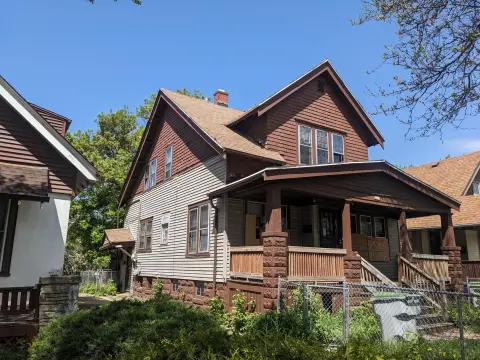 Milwaukee Duplex with Vintage Woodwork