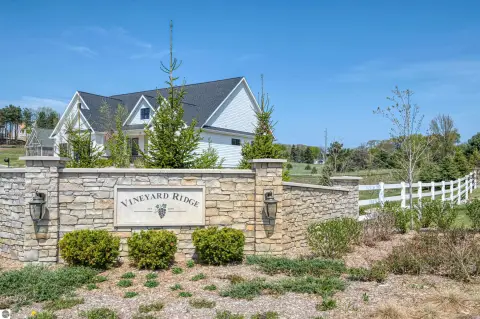 Premier Land in Vineyard Ridge