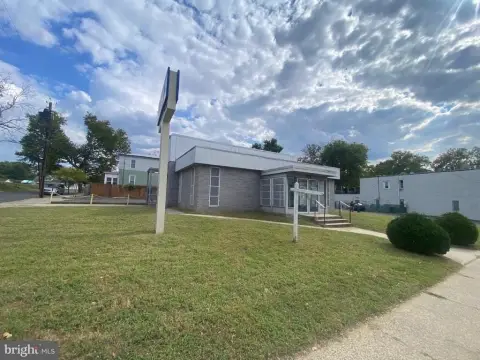 Versatile Commercial Property in Camden