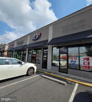 Restaurant and Korean Rice Cake Shop