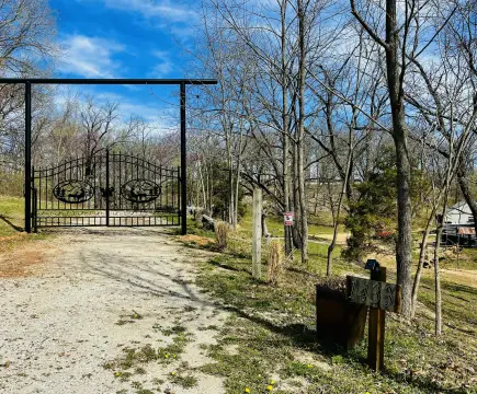 Land with Sweeping Views