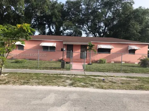 Corner Lot Duplex with Buildable Space