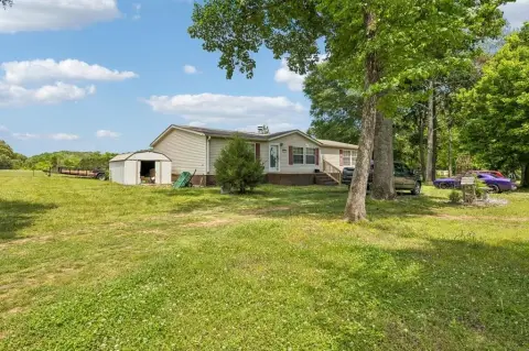 Dunlap, TN Land with Workshops