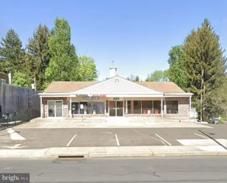 Standalone Medical Office Building