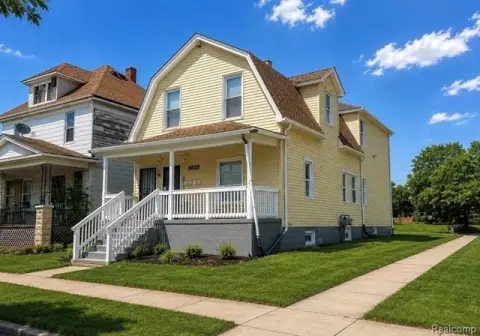 Fully Renovated Duplex Residence