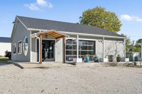Open-Concept Flex Space