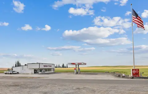 Community Store and Gas Station