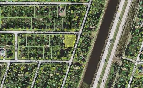Oversized Corner Lot in Punta Gorda