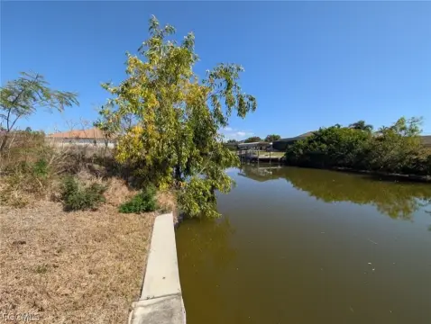 Waterfront Lot in Cape Coral