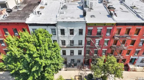 4-Family Multifamily Building
