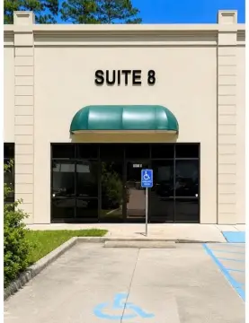 Retail Suite in Established Shopping Center