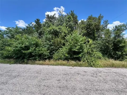 Land in Oak Trail Shores